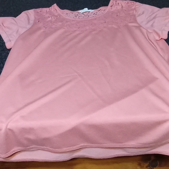 2 short sleeve summer blouses - Picture 4 of 5